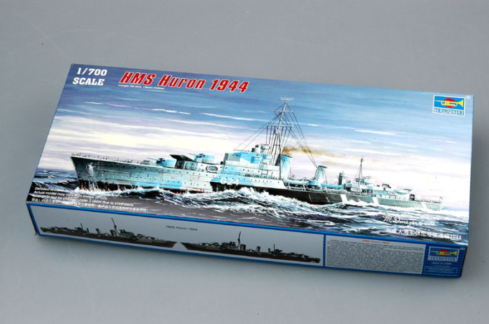 Trumpeter 05759 1/700 Scale Tribal Class Destroyer HMCS Huron (G24)1944 Military Plastic Assembly Model Kits