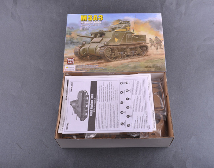 Trumpeter 63517 1/35 Scale M3A3 Medium Tank Military Plastic Assembly Model Kit