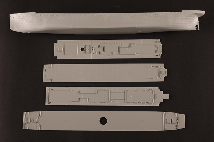 HobbyBoss 83420 1/700 Scale Titanic Military Plastic Assembly Model Kits