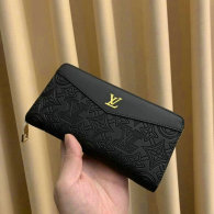 LV Wallet AAA (129)