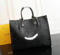 LV Handbag AAA (108)