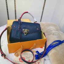 LV Handbag AAA (250)