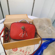 LV Handbag AAA (270)