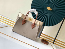 LV Handbag (221)