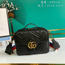 Gucci Handbag (60)
