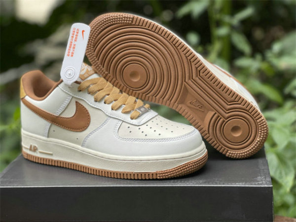 Authentic Nike Air Force low '1 07 White/Brown