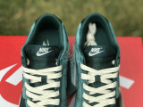 Authentic Nike Dunk Low “Green Velvet“