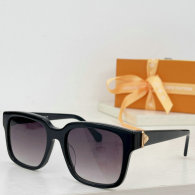 LV Sunglasses AAA (539)