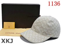 LV Snapback Hat AAA Quality （135）