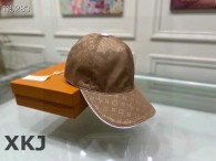 LV Snapback Hat AAA Quality （145）