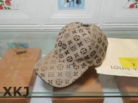 LV Snapback Hat AAA Quality （30）