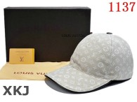 LV Snapback Hat AAA Quality （84）
