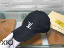 LV Snapback Hat AAA Quality （136）