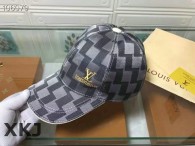 LV Snapback Hat AAA Quality （87）