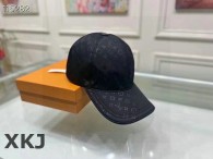 LV Snapback Hat AAA Quality （24）