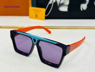 LV Sunglasses AAA (544)