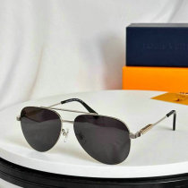 LV Sunglasses AAA (351)