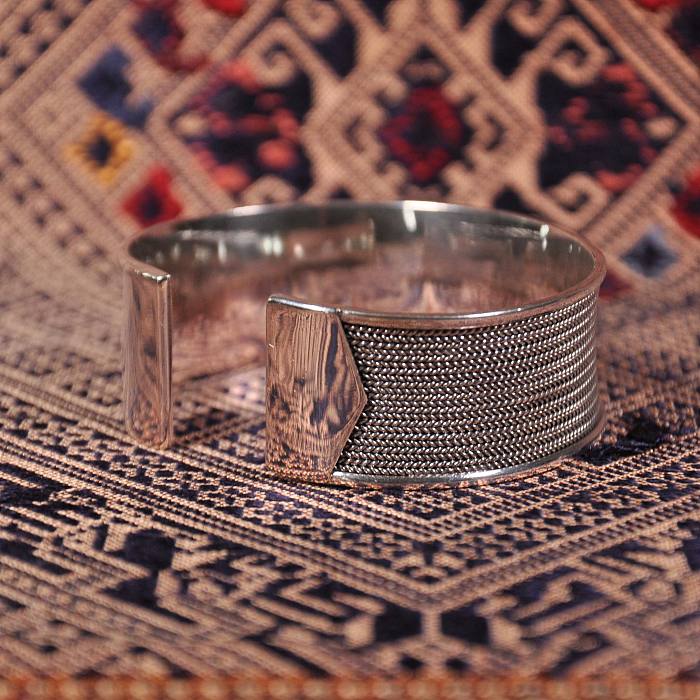 Chinese Artisan Jewelry - Wave - Tibetan Handmade Silver Bracelet | LIGHT STONE