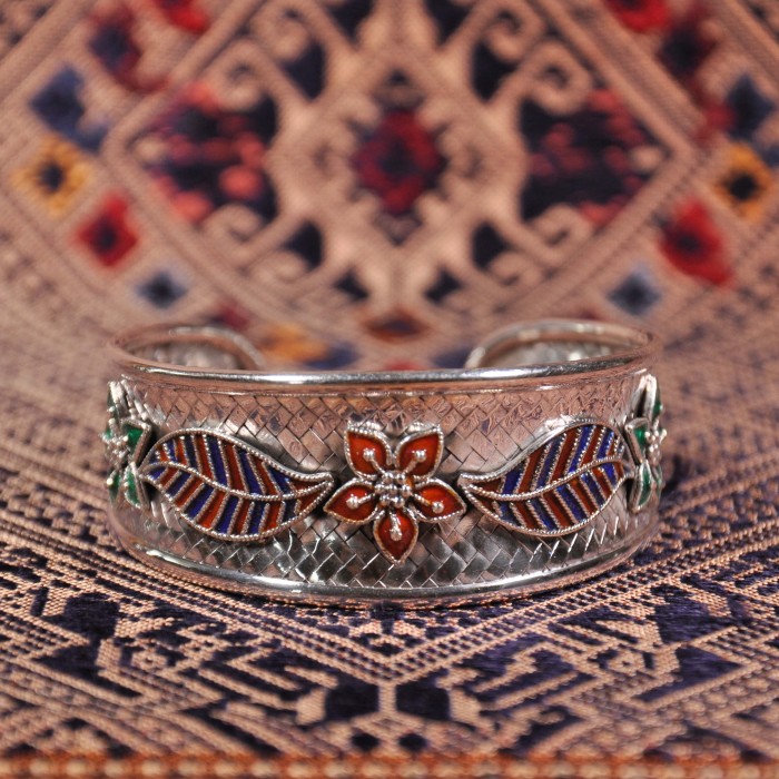Gaisang Mêdog - Enameling Handmade Silver Bracelet