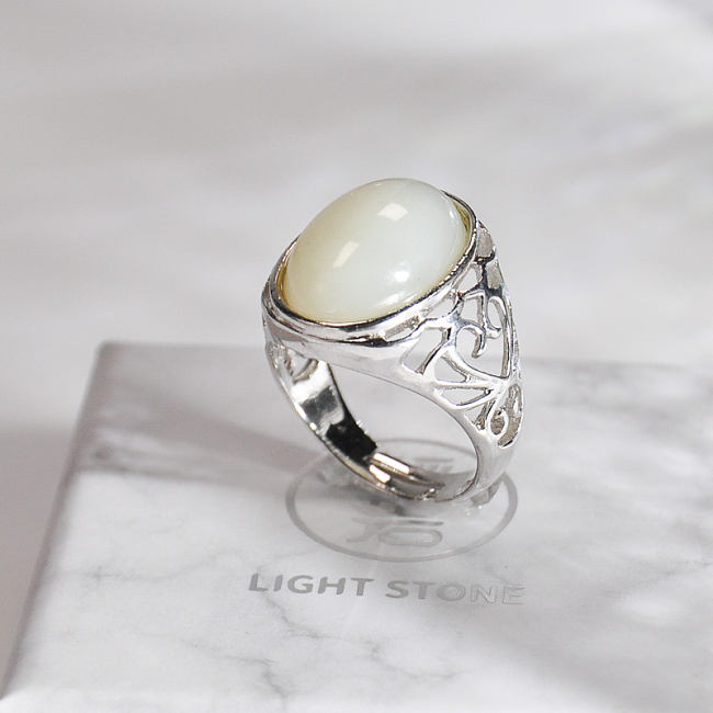 Vintage Flower - White Jade Silver Ring