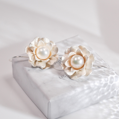 Flower - Pearl Silver Earrings