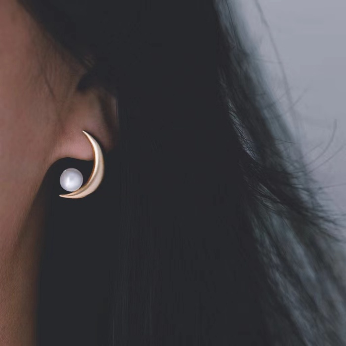 Moon - Pearl Ear Stud - 925 Sliver Earrings - Sterling Silver - Designer Jewelry|Light Stone
