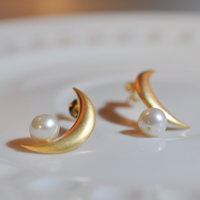 Moon - Pearl Ear Stud - 925 Sliver Earrings - Sterling Silver - Designer Jewelry|Light Stone