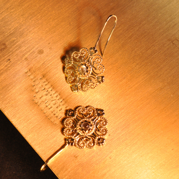 Lucky Knot - Silk Road - White Crystal - Sterling Silver Earrings