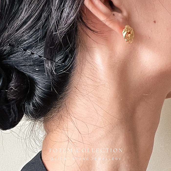 Golden Dragon Heart Stud Earrings - Symbolic and Modern Design