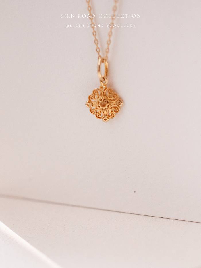 Lucky Knot - Silk Road - White Crystal - Sterling Silver Necklace