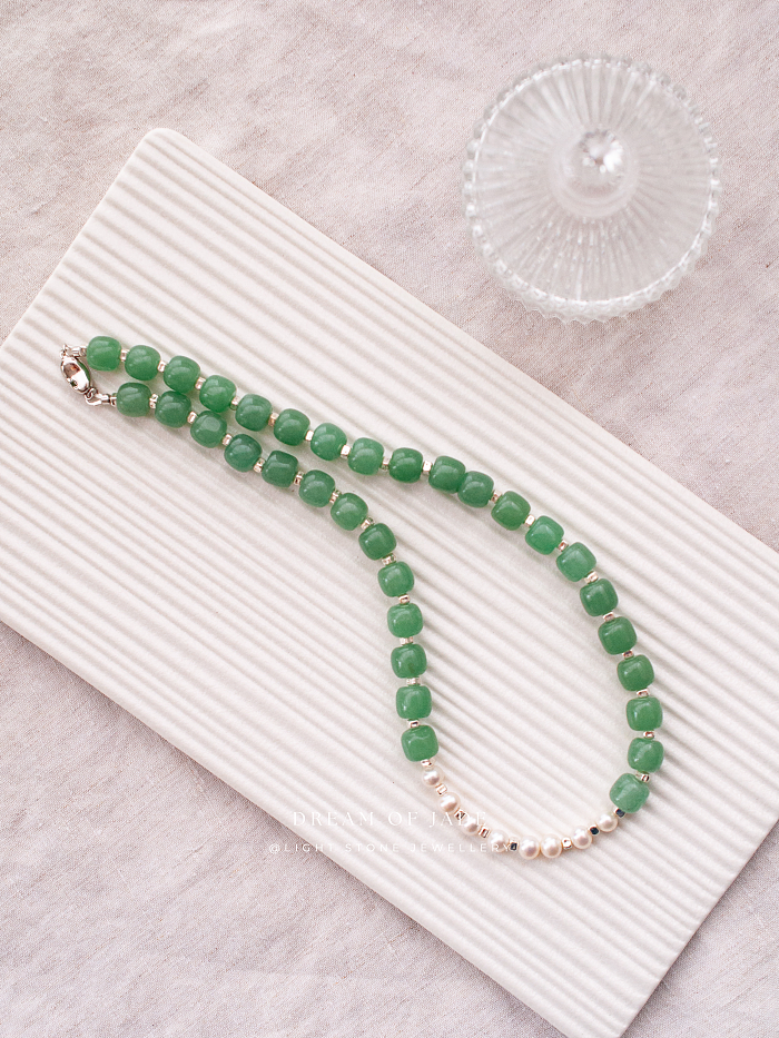 Green Apple Dongling Jade Pearl Necklace - Handcrafted Elegance - Dongling Jade and Freshwater Pearls - Chic Chinese Jewelry - Light Stone Jewellery