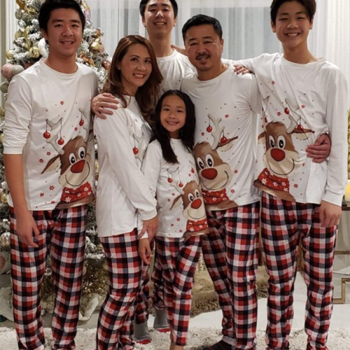 Christmas Family Matching Sleepwear Pajamas Sets White Christmas Deer Top and Red Plaids Pants With Dog Cloth