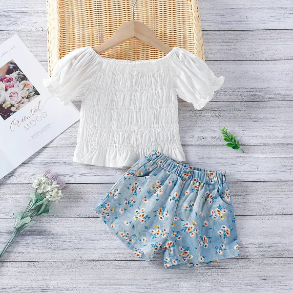 Toddler Girl Puffed Sleeve Blouse and Floral Shorts Two Pieces Sets