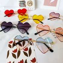 Kids Heart Shaped Anti-UV Protection Fashion Sunglasses