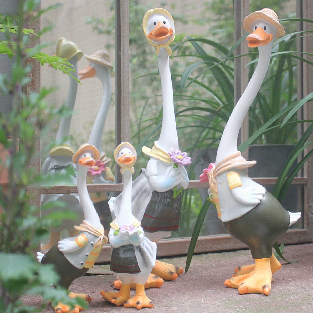 Cartoon Simulation Duck Family Painted Crafts Ornaments Resin Crafts For Garden Courtyard