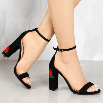 Suede Anckle Buckle Embroider Rose Chunky Heel Leisure Sandals