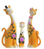 A Family Of Three Yellow Cute Cats Creative Living Room TV Cabinet Resin Craft Decoration