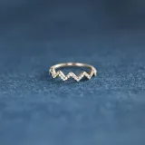 Fashion Jewelry Pure Silver Wave V-Shape Diamond Ring for Women