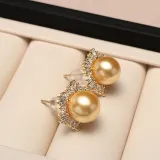 Mother's Day Gift Jewelry Set Flower-Shaped Cubic Zirconia Pearl Necklace and Earring with Box