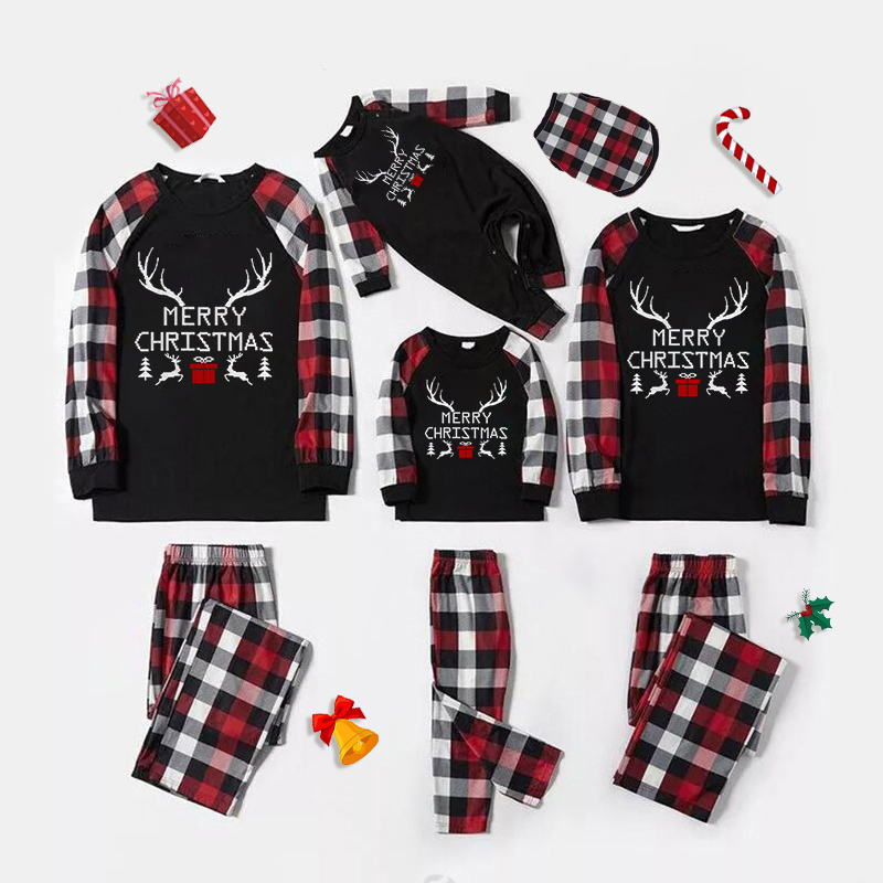 Christmas Matching Family Pajamas Merry Christmas Heart Design Deer Antlers Gift Box Black Pajamas Set