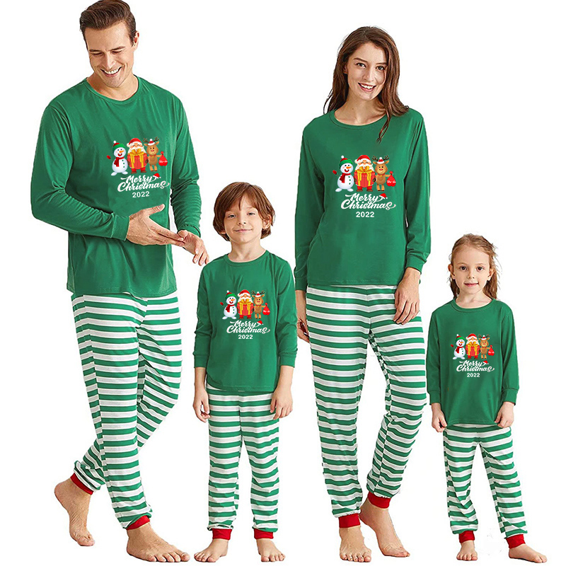 2022 Christmas Matching Family Pajamas Christmas Exclusive Design Santa and Snowman Merry Christmas Gift Box Red Pajamas Set