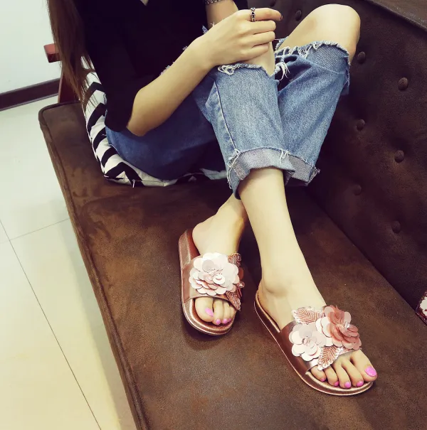 Soft PVC Slippers Sequins Flower Upper Beach Flat Sandals