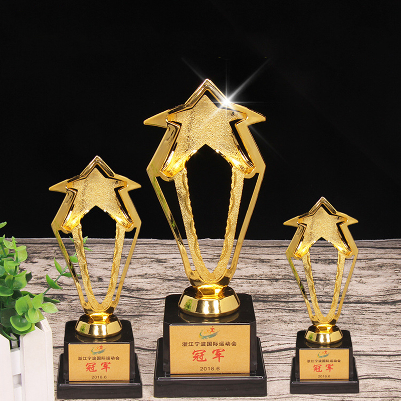 Hollowed-out  Golden Star Plastic Style Trophy Award