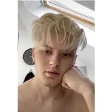 Men's Pale Gold Short Slightly Curly Wigs With Bangs