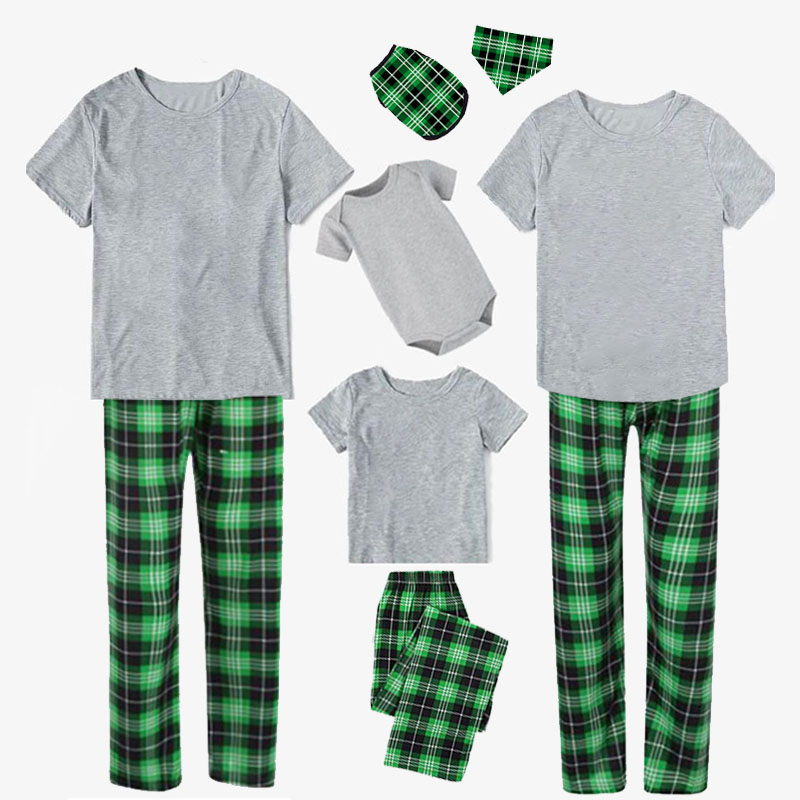 Christmas Matching Family Pajamas Gray Short Sleeve Tops Green Plaid Pants Personalized Custom Design Christmas Pajamas Set With Dog Cloth