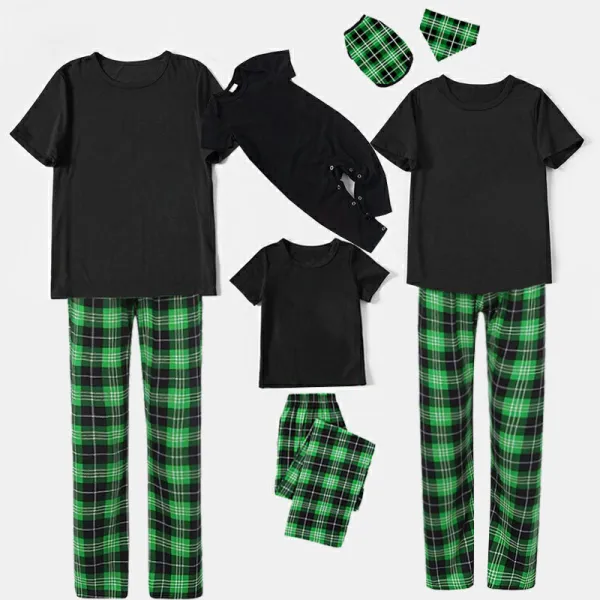 Christmas Matching Family Pajamas Black Short Sleeve Tops Green Plaid Pants Personalized Custom Design Christmas Pajamas Set With Dog Cloth
