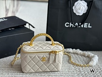 SUPER WHOLESALE | Gold Chain Shoulder Bag