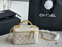 SUPER WHOLESALE |Chane l  Gold Chain Shoulder Bag