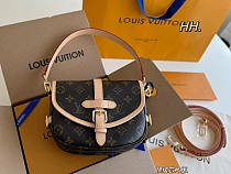 SUPER WHOLESALE |  LV SaumarBB Bucklet Shoulder Bag( Top Quality)