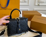 SUPER WHOLESALE |  LV Pepite Malle Souple  Shoulder Bag